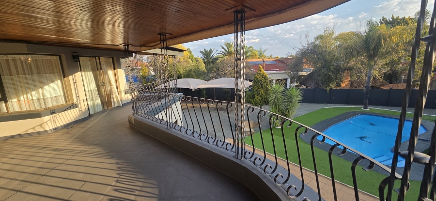 5 Bedroom Property for Sale in Roylglen Gardens Northern Cape